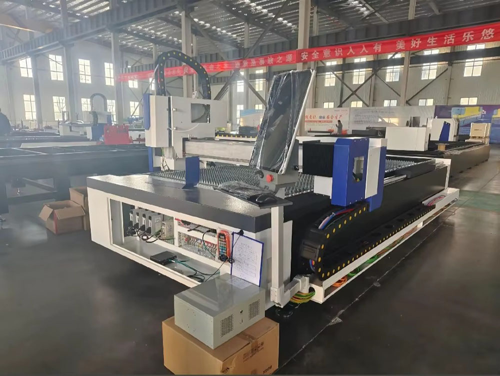 Industrial 3000W CNC Fiber Las - Industrial Laser Cutters ulasan dan harga